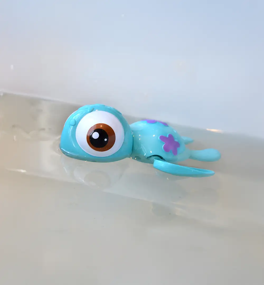 Cute Wind-Up Swimming Turtle Bath Toy for Toddlers
